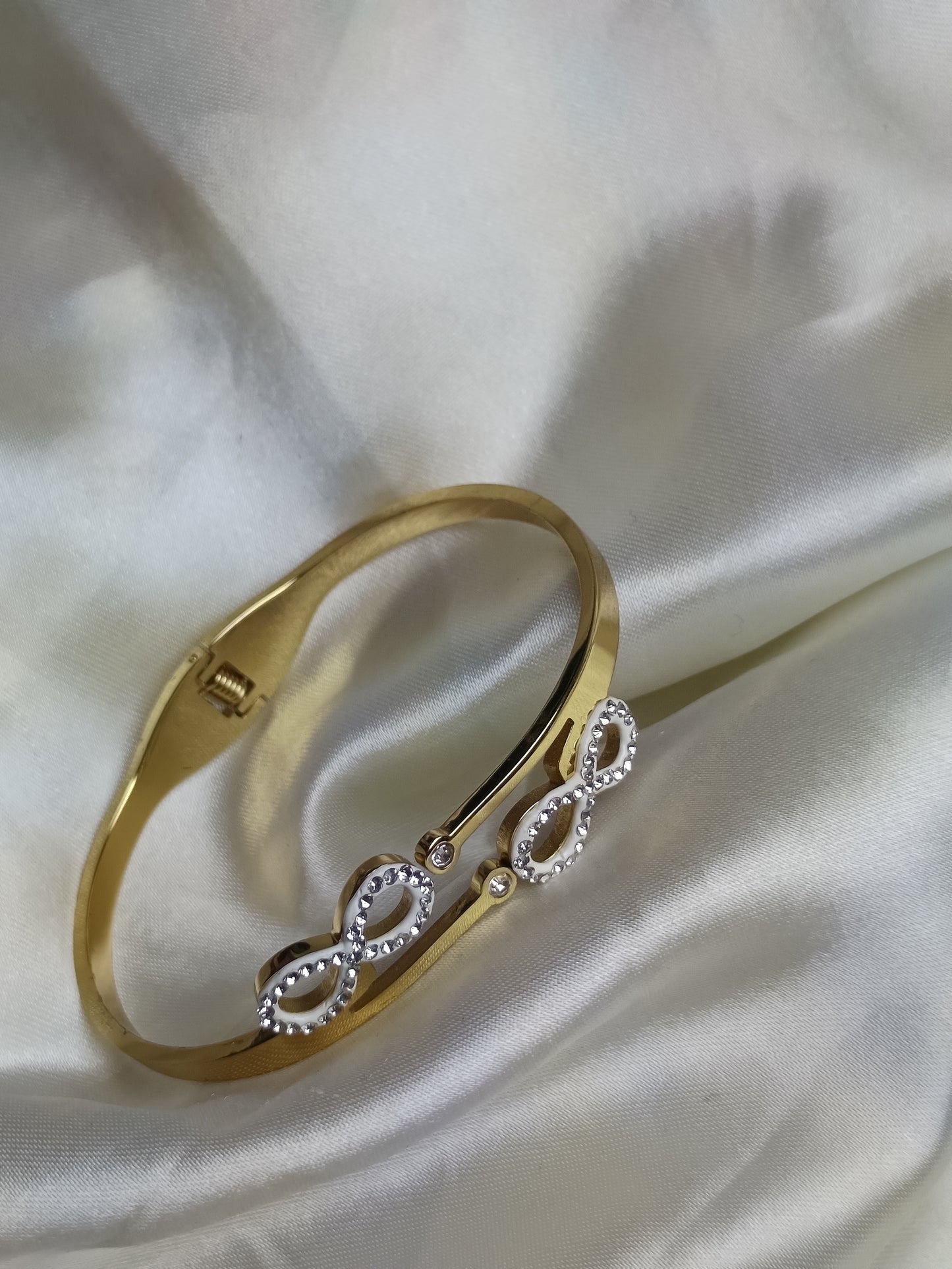 Infinity Anti-Tarnish Bracelet