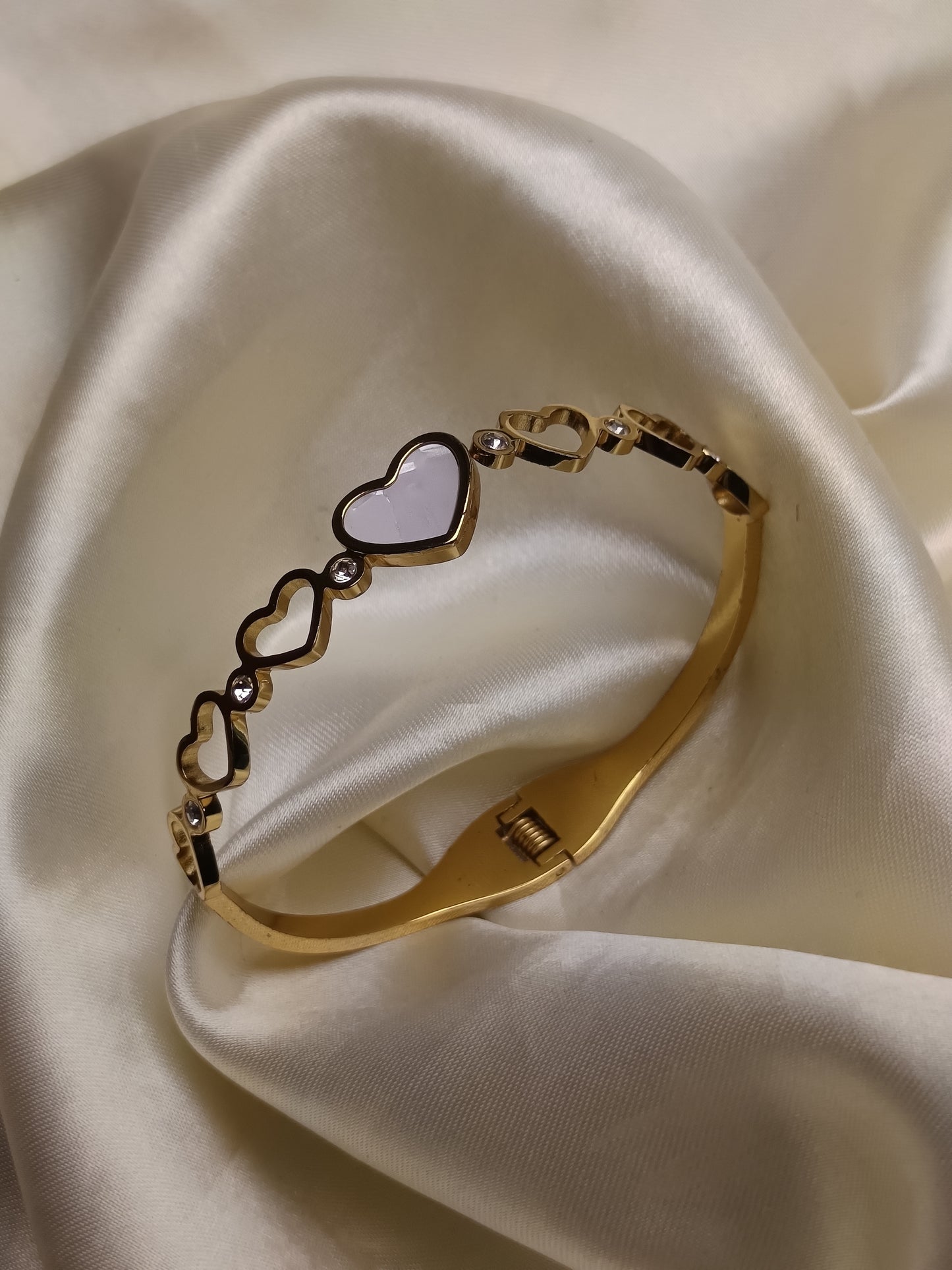 Anti Tarnish White Heart Bracelet