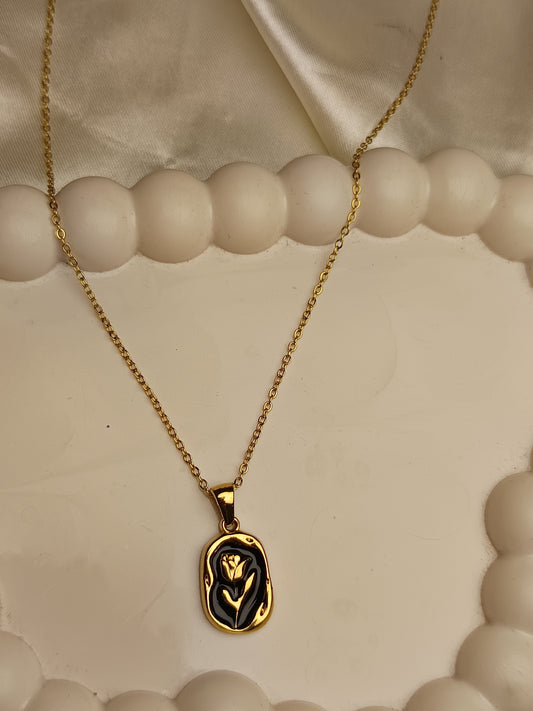 ✨Exquisite Stainless steel Black rose pendant ✨