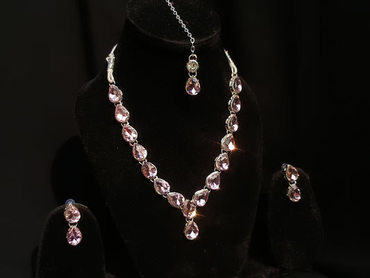 AD stone-studded jewellery set.