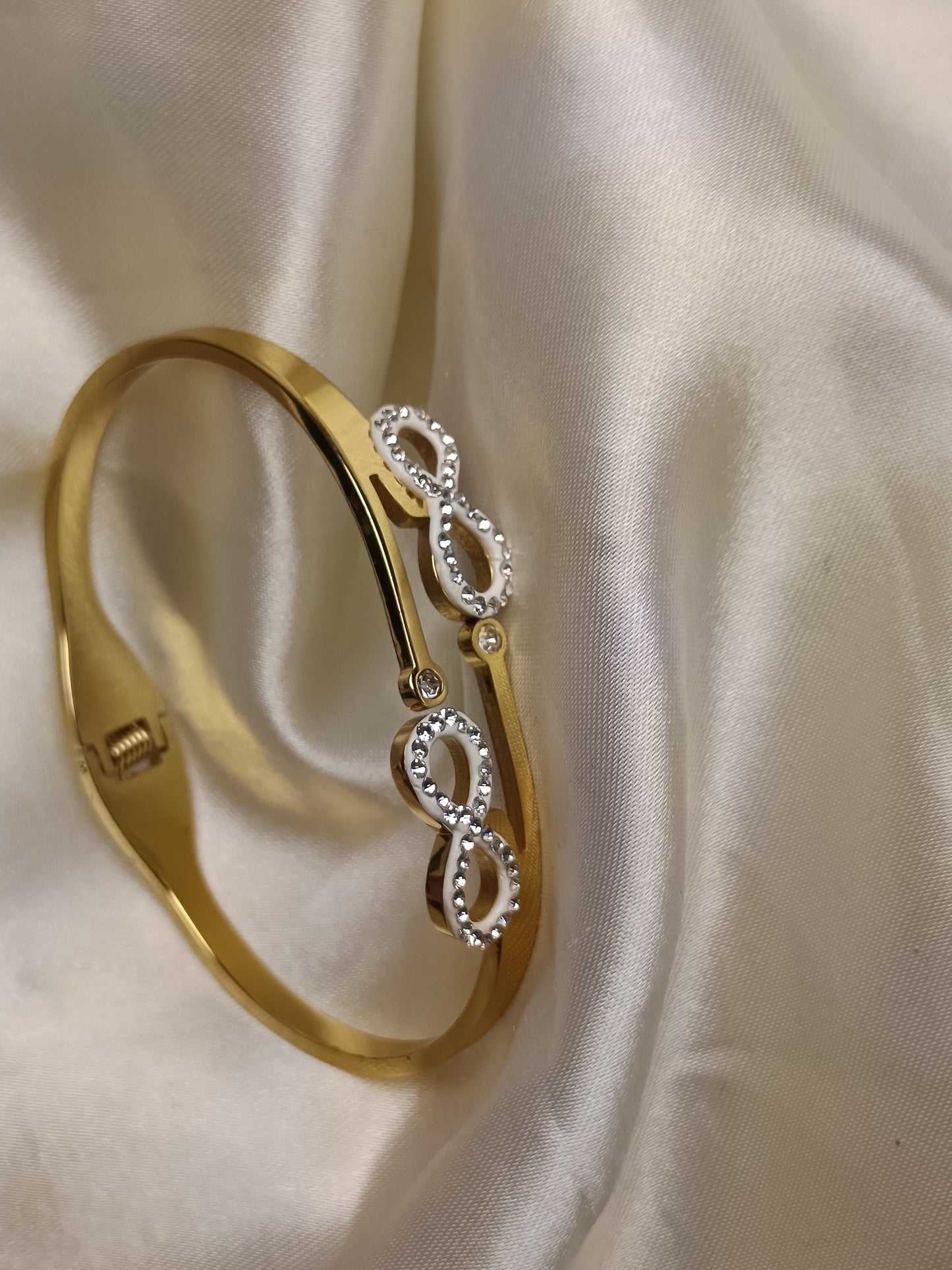 Infinity Anti-Tarnish Bracelet