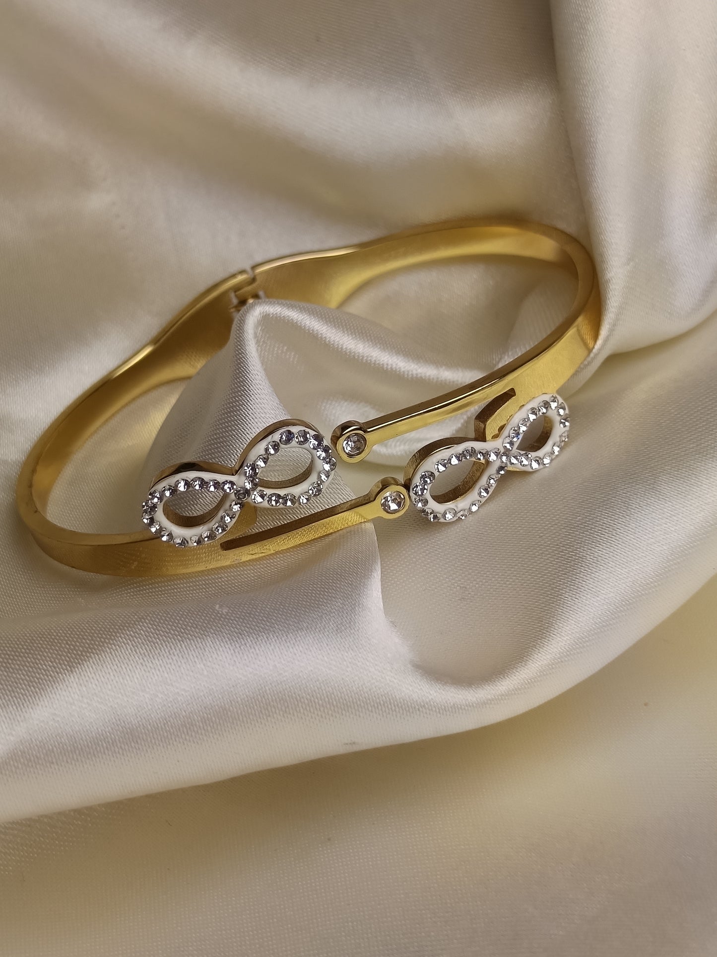 Infinity Anti-Tarnish Bracelet
