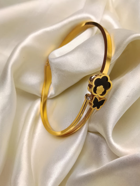 Anti Tarnish clover bangle bracelet