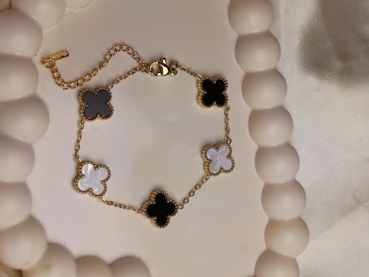 Black White Mix-up Clove