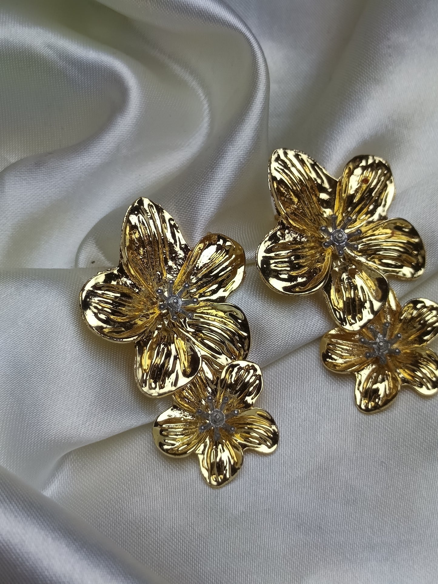 Golden Big Flower Anti tarnish Earring
