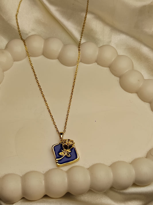 Beautiful 3D Rose Necklace Set