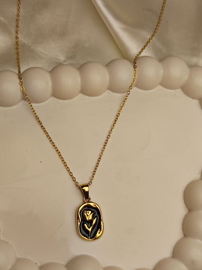 ✨Exquisite Stainless steel Black rose pendant ✨