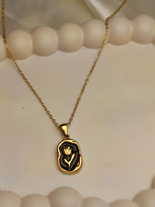 ✨Exquisite Stainless steel Black rose pendant ✨