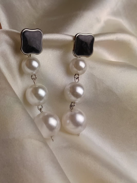 Pearl Drop Earring
