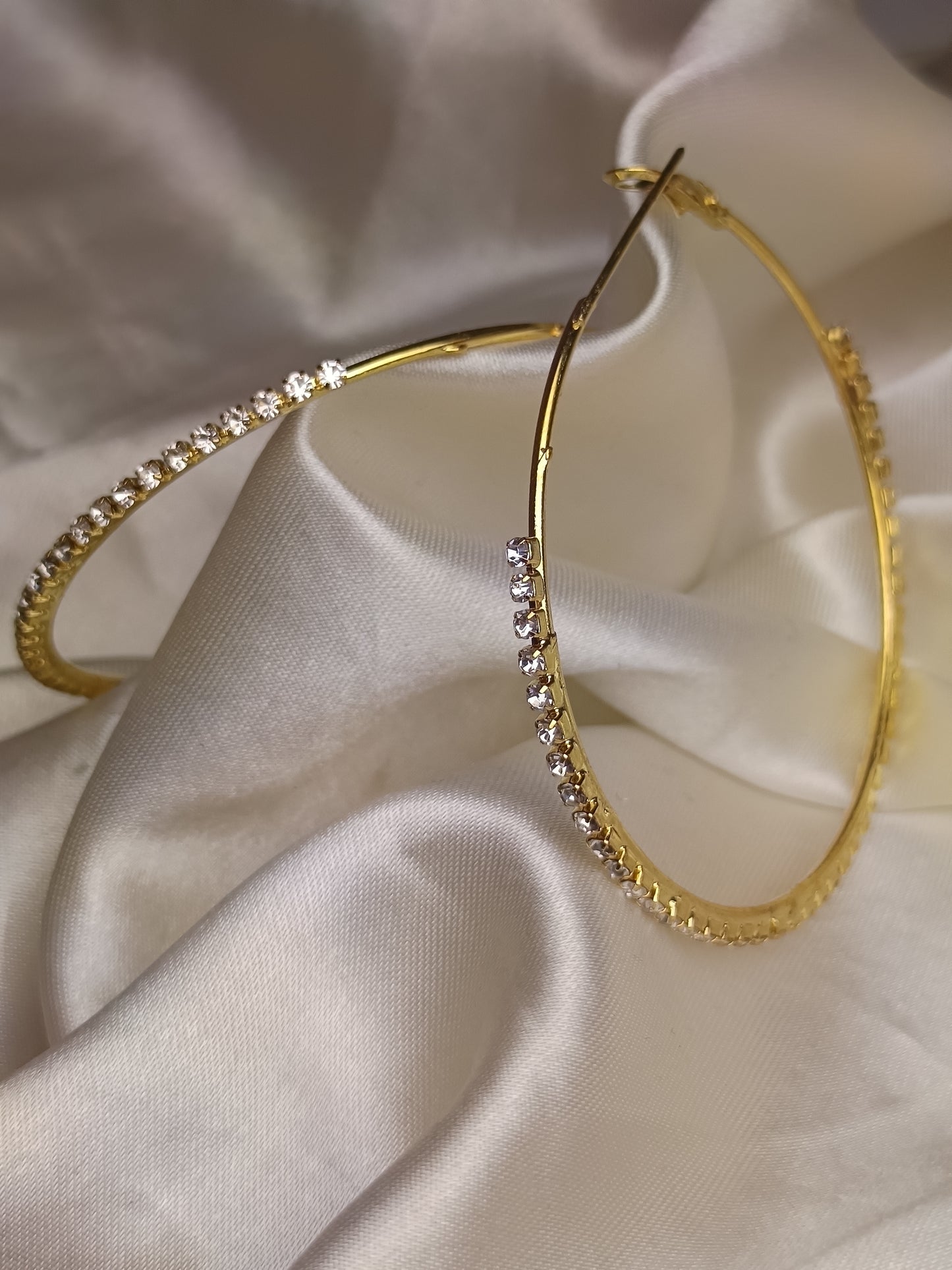 Stone Sparkle Round Earring