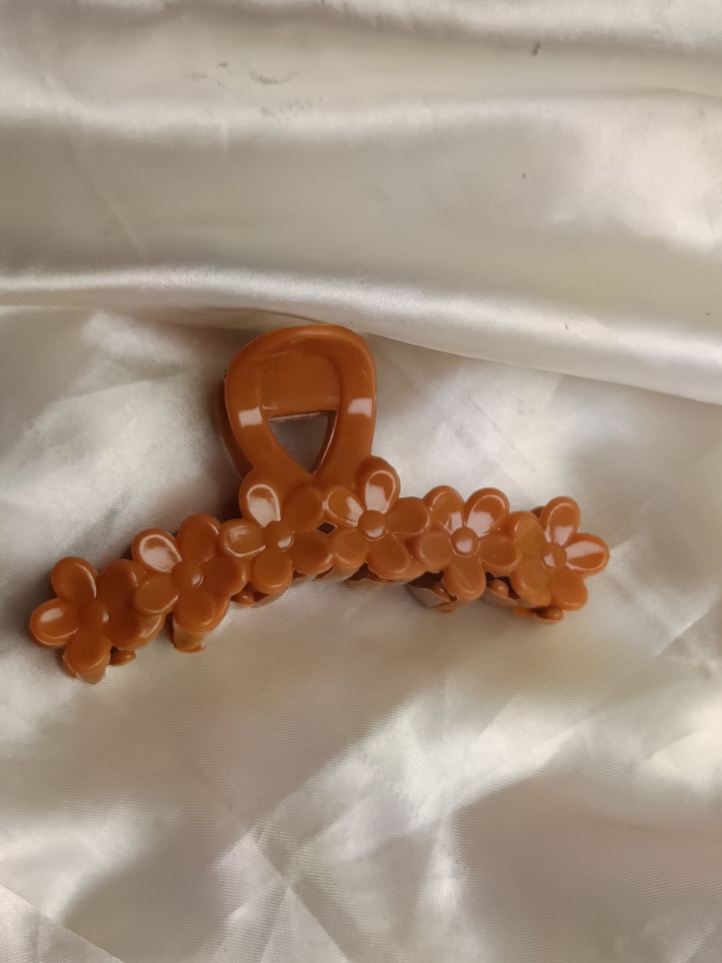 Loop Flower Hair Claw - Large