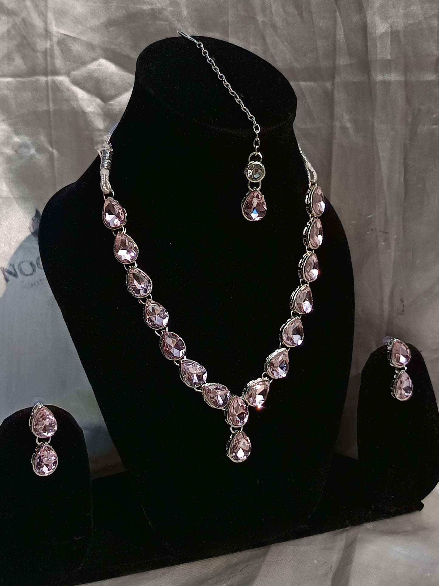 AD stone-studded jewellery set.