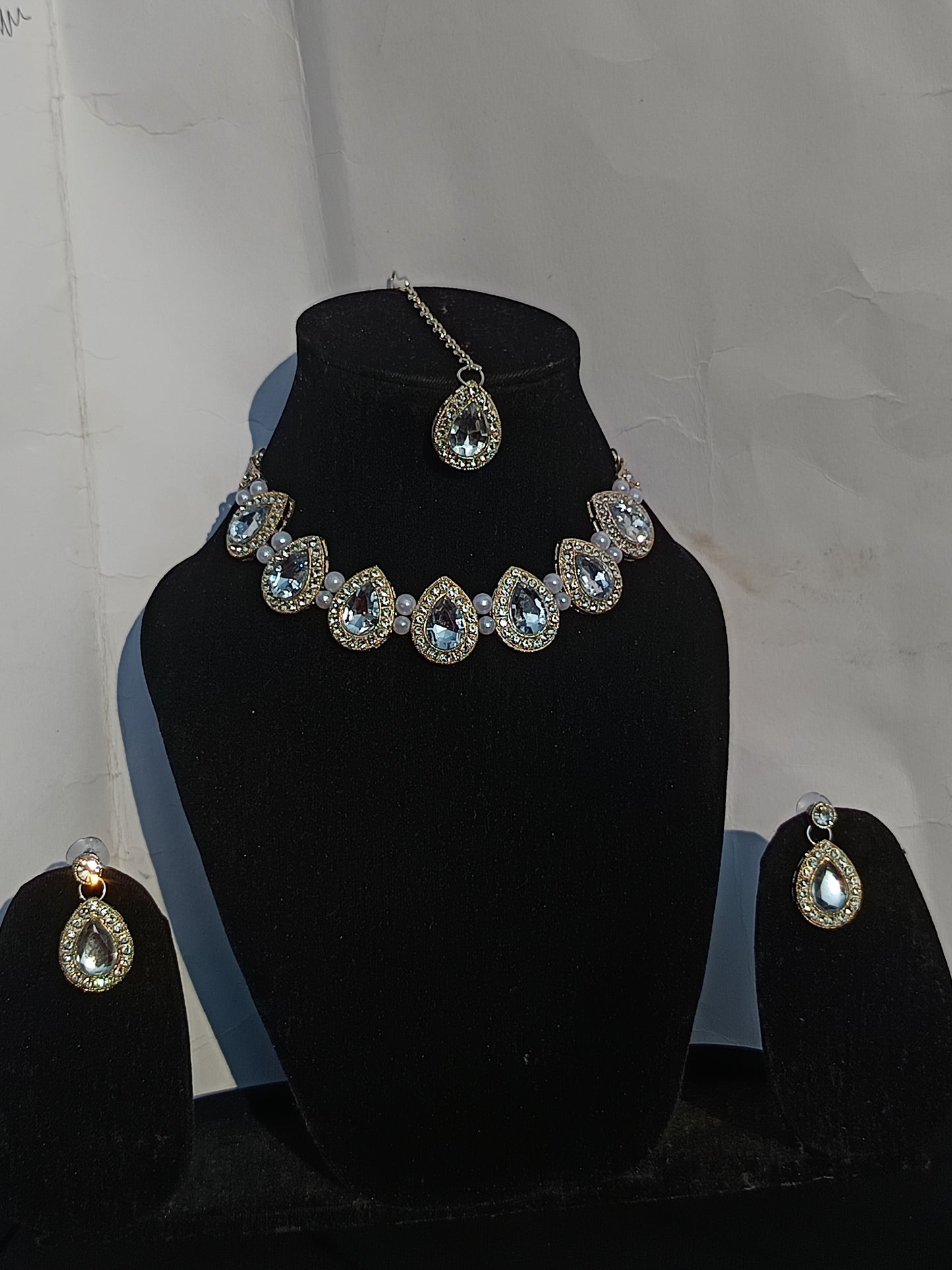 White Stone AD Necklace Set