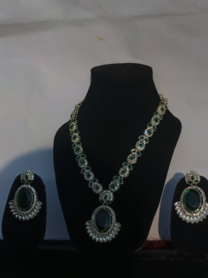 Traditional Indian-style Emerald Green necklace Set