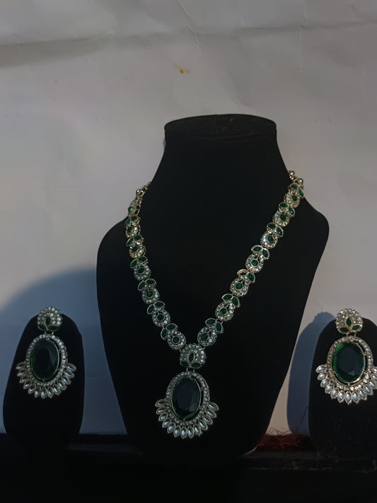 Traditional Indian-style Emerald Green necklace Set