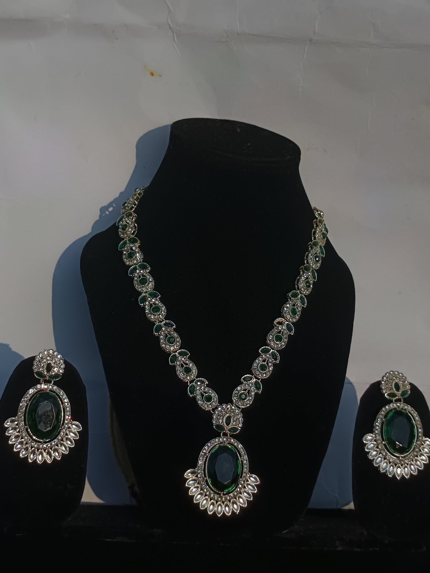 Traditional Indian-style Emerald Green necklace Set