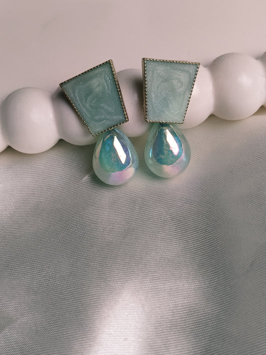 Sky blue shine earrings