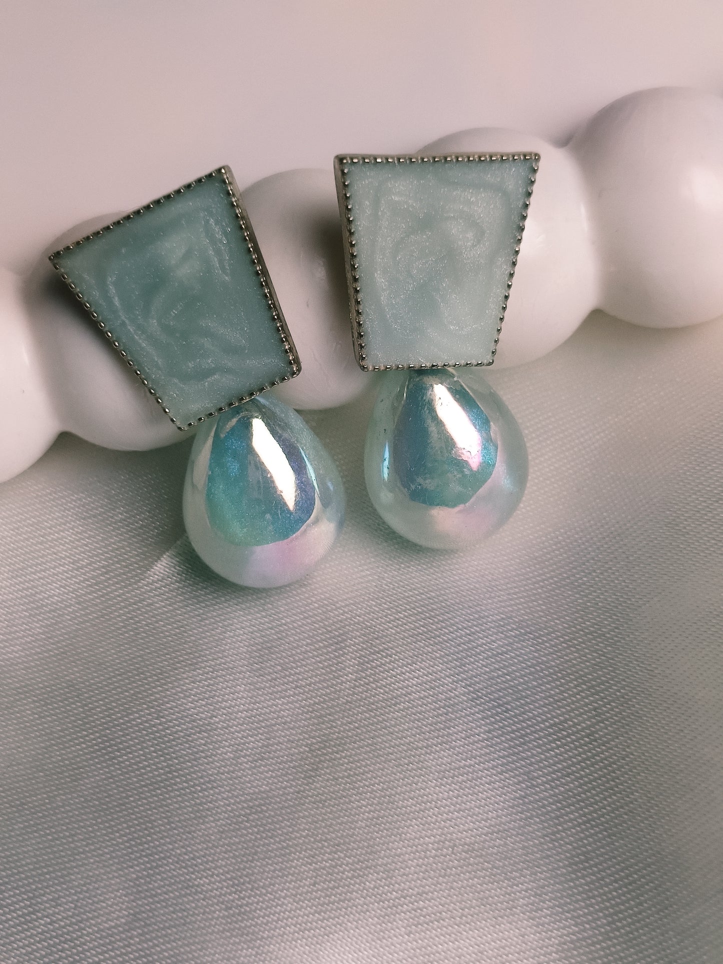 Sky blue shine earrings