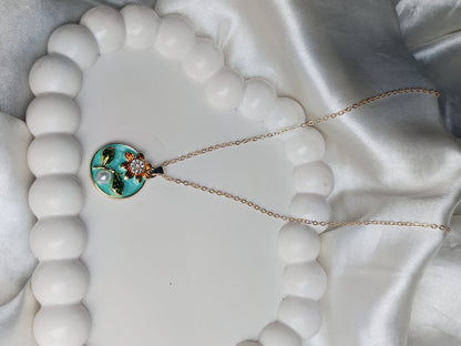 Nooriva Mini Flower Pearl Charm Necklace !